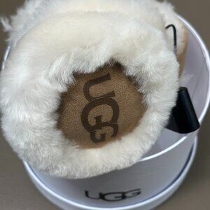 UGG Women’s Shearling Sheepskin Earmuffs Leather Trim Chestnut NIB